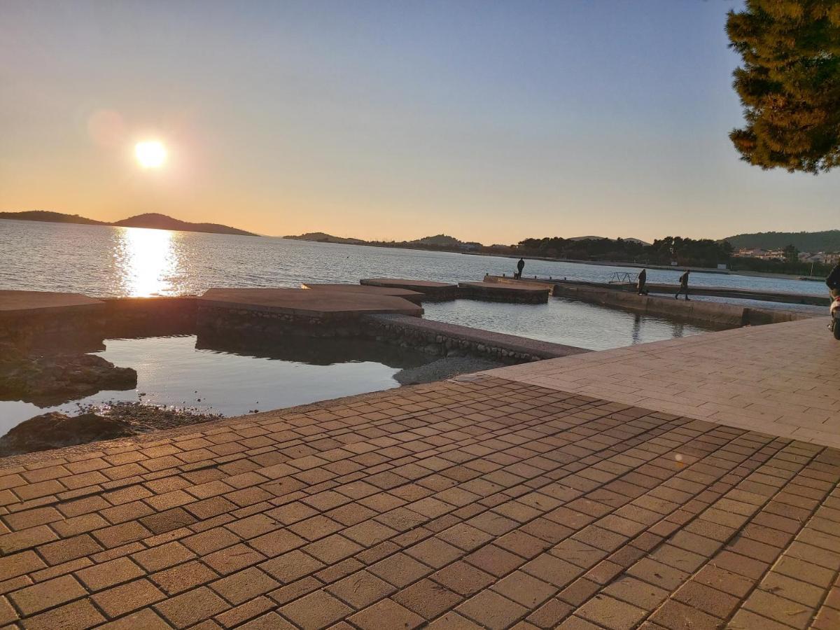 Apartman Arija-Pino Vodice Ngoại thất bức ảnh