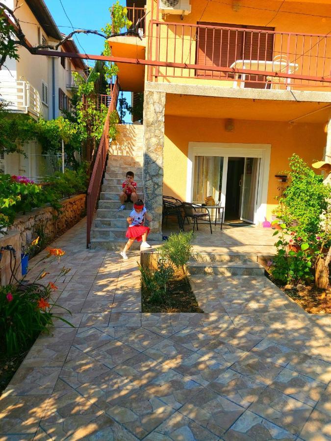Apartman Arija-Pino Vodice Ngoại thất bức ảnh