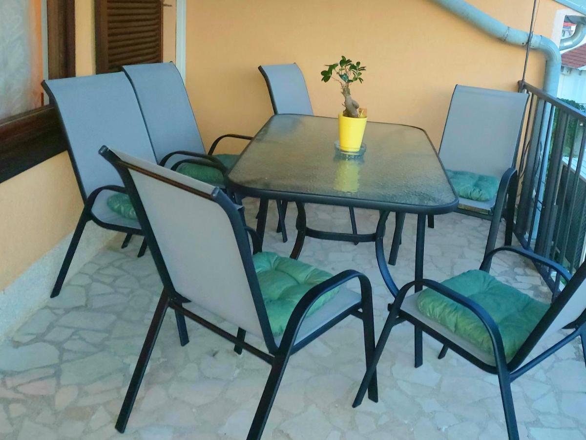 Apartman Arija-Pino Vodice Ngoại thất bức ảnh