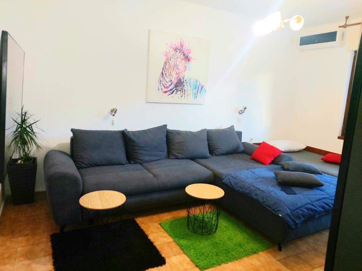 Apartman Arija-Pino Vodice Ngoại thất bức ảnh