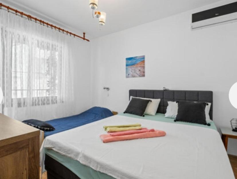 Apartman Arija-Pino Vodice Ngoại thất bức ảnh